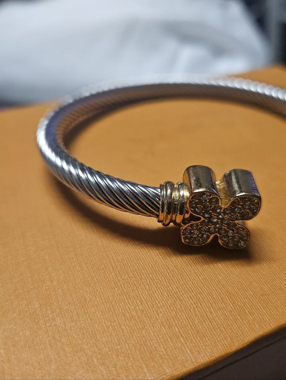 Elegant Rose Gold and Silver Crystal Clover Cable Bracelet
